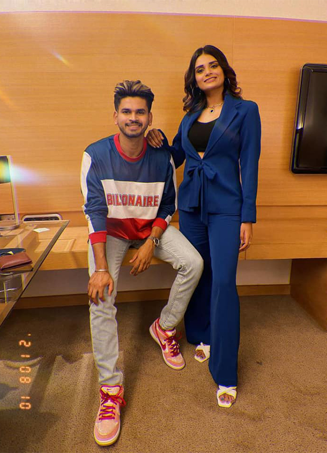Shreyas_20Iyer_20rare_20and_20unseen_20photos-36.jpg 28