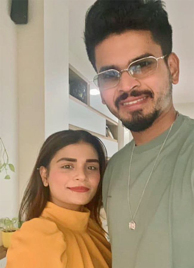 Shreyas_20Iyer_20rare_20and_20unseen_20photos-42.jpg 33