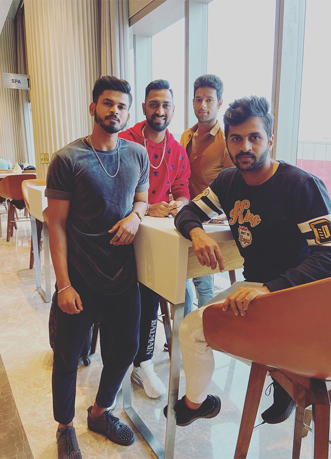 Shreyas_20Iyer_20rare_20and_20unseen_20photos-50.jpg 40