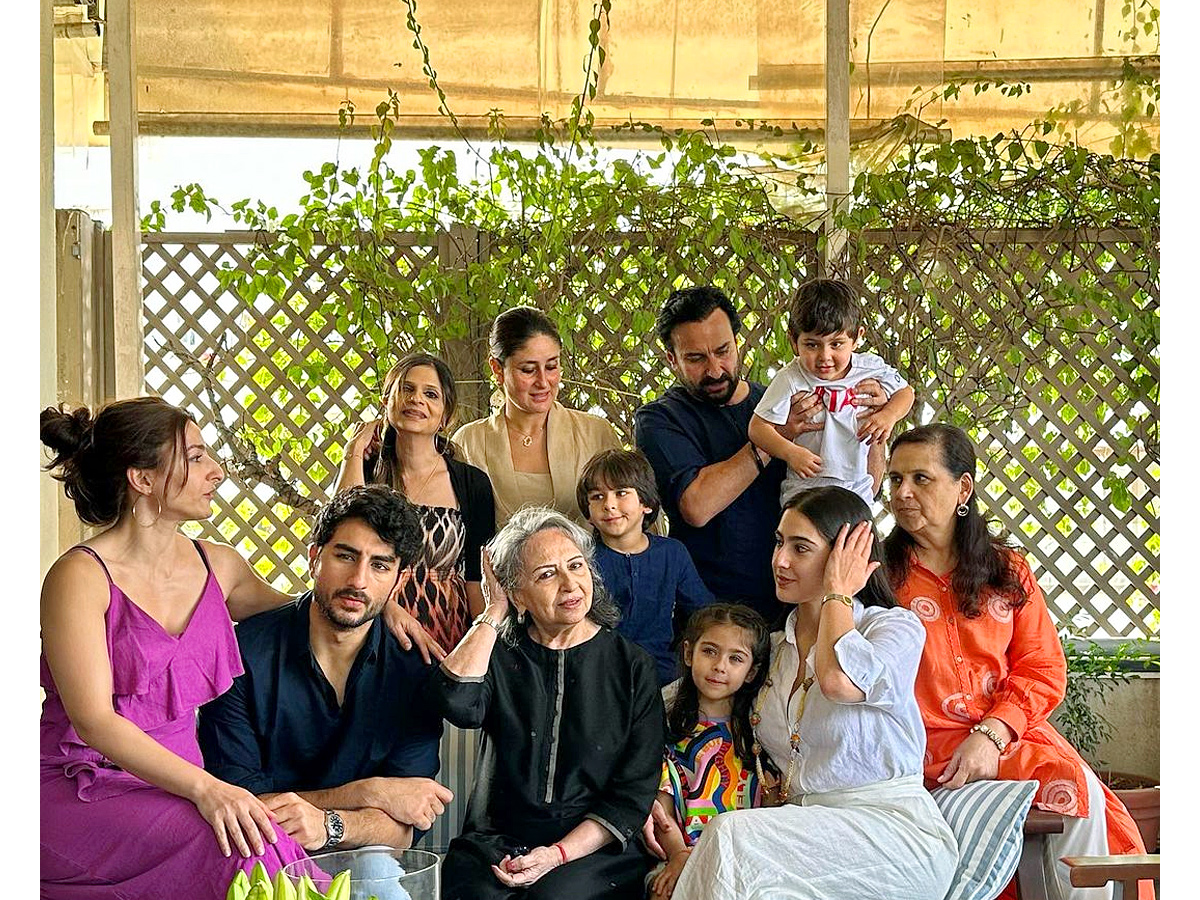 Sharmila_20Tagore_20celebrates_2079th_20birthday_20with_20Saif-Kareena_2C_20Sara_20and_20family_20photos_6.jpg 4