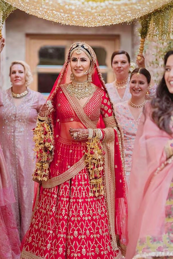 Vicky_20Kaushal_20wishes_20Katrina_20Kaif_20on_202nd_20wedding_20anniversary_20Photos_9.jpg 10