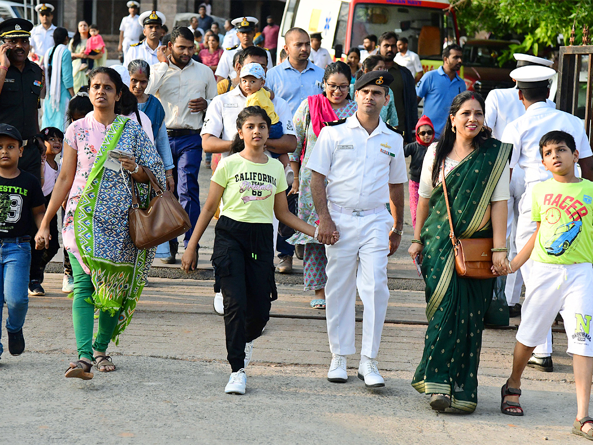 navy_20day_20celebration_202023_20in_20visakhapatnam-16.jpg 12