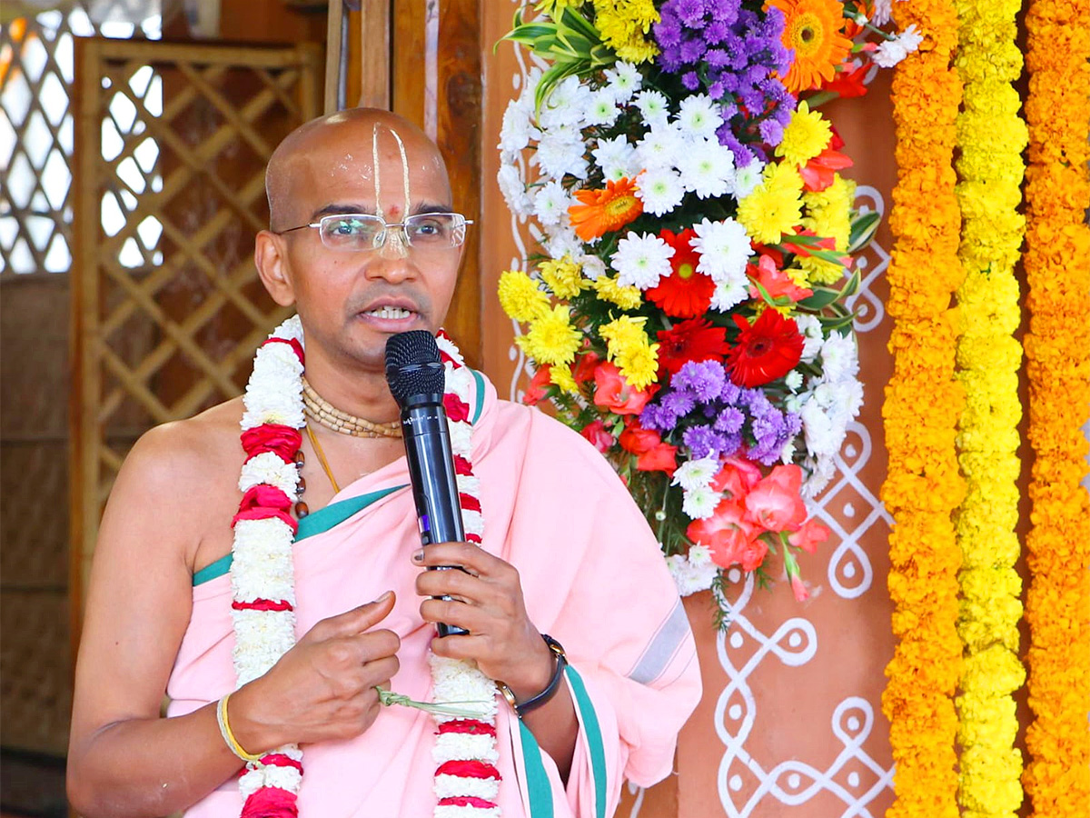Hare_20Krishna_20Golden_20Temple_20brahmotsavam_20Banjara_20Hills-15.jpg 15