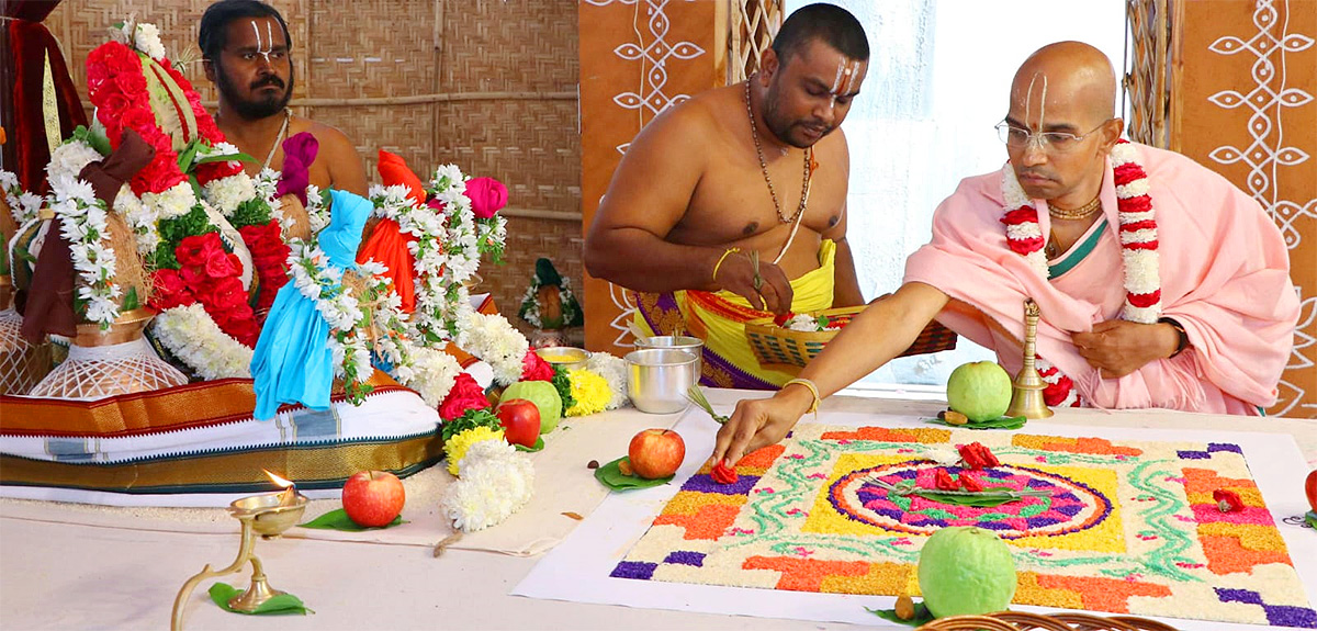 Hare_20Krishna_20Golden_20Temple_20brahmotsavam_20Banjara_20Hills-16.jpg 16