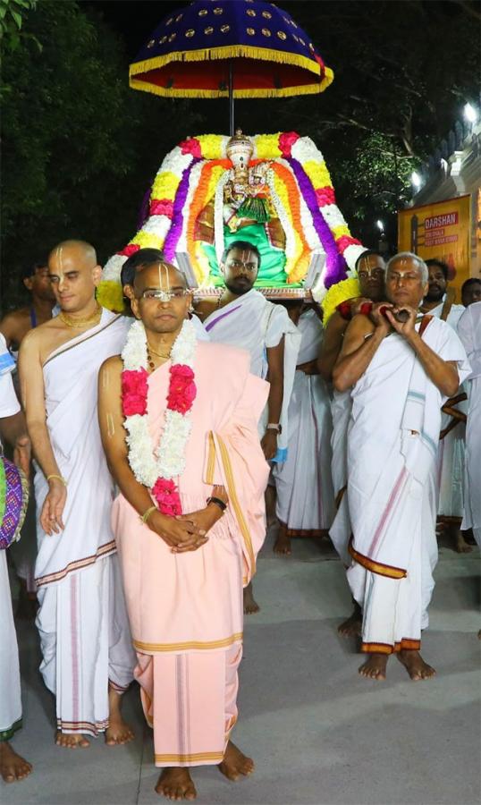 Hare_20Krishna_20Golden_20Temple_20brahmotsavam_20Banjara_20Hills-19.jpg 18