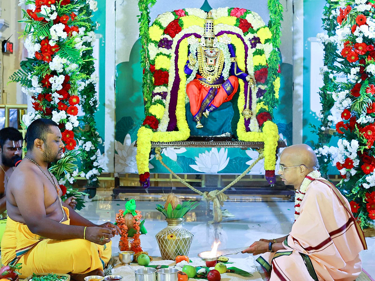 Hare_20Krishna_20Golden_20Temple_20brahmotsavam_20Banjara_20Hills-2.jpg 2