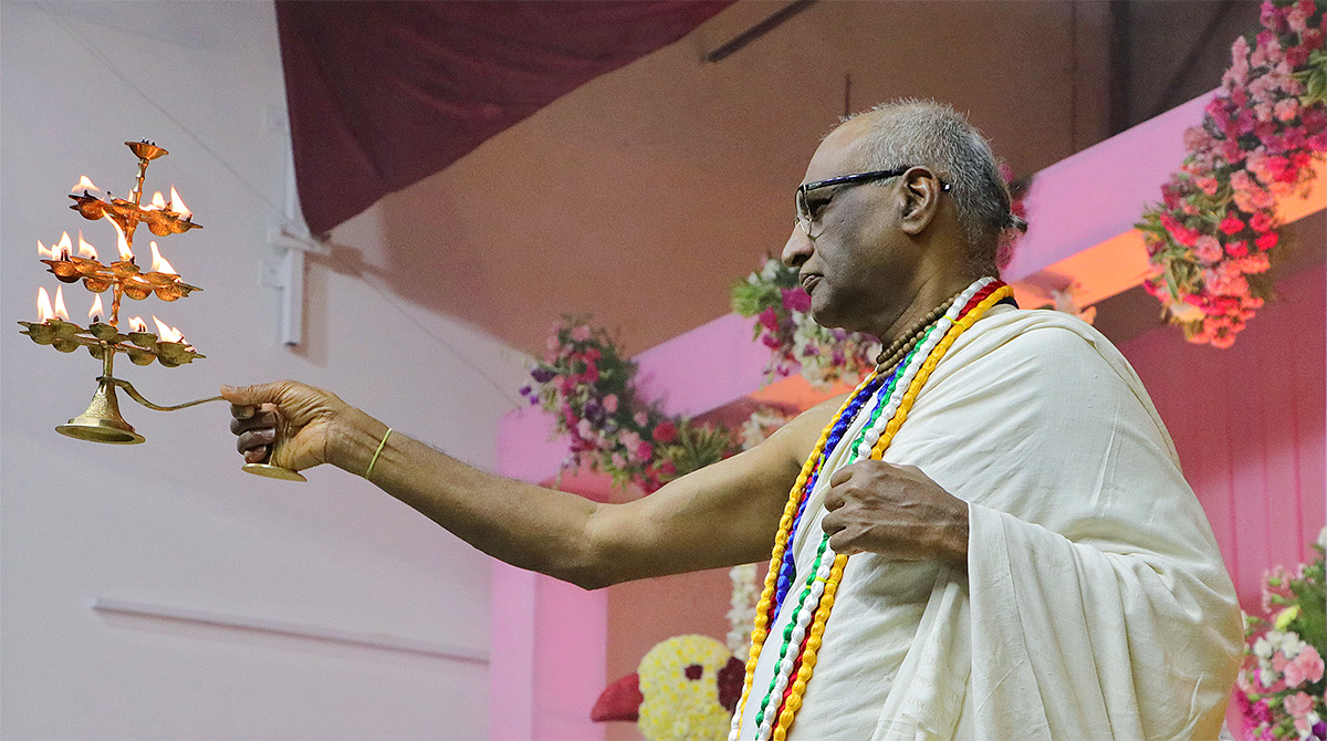 Hare_20Krishna_20Golden_20Temple_20brahmotsavam_20Banjara_20Hills-4.jpg 4