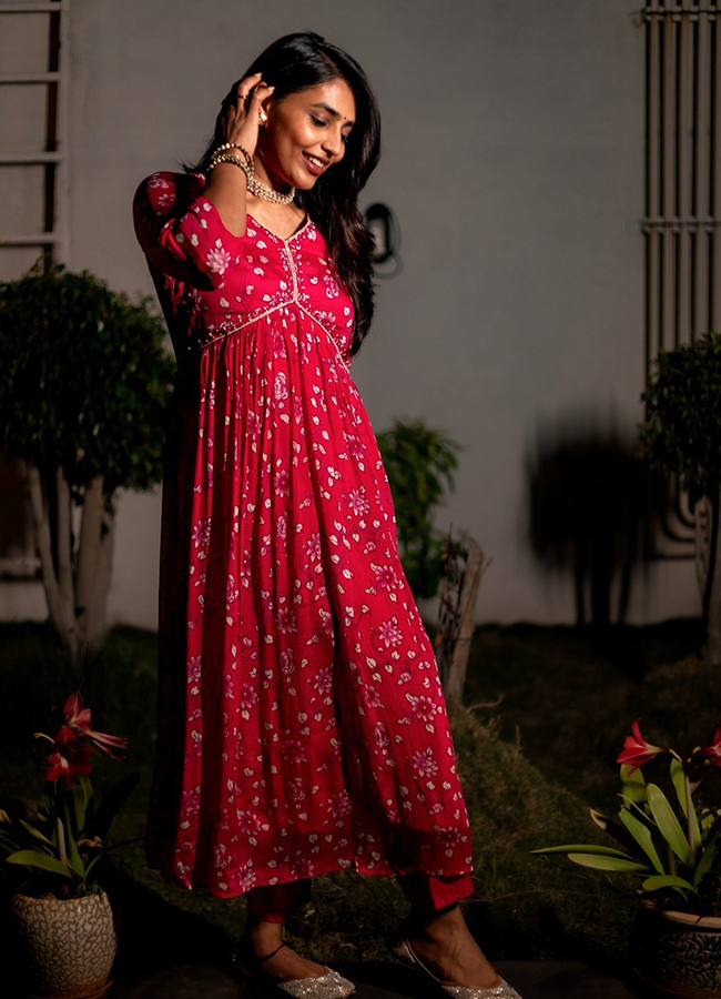 sapthami_20gowda_20latest_20photos-34.jpg 30
