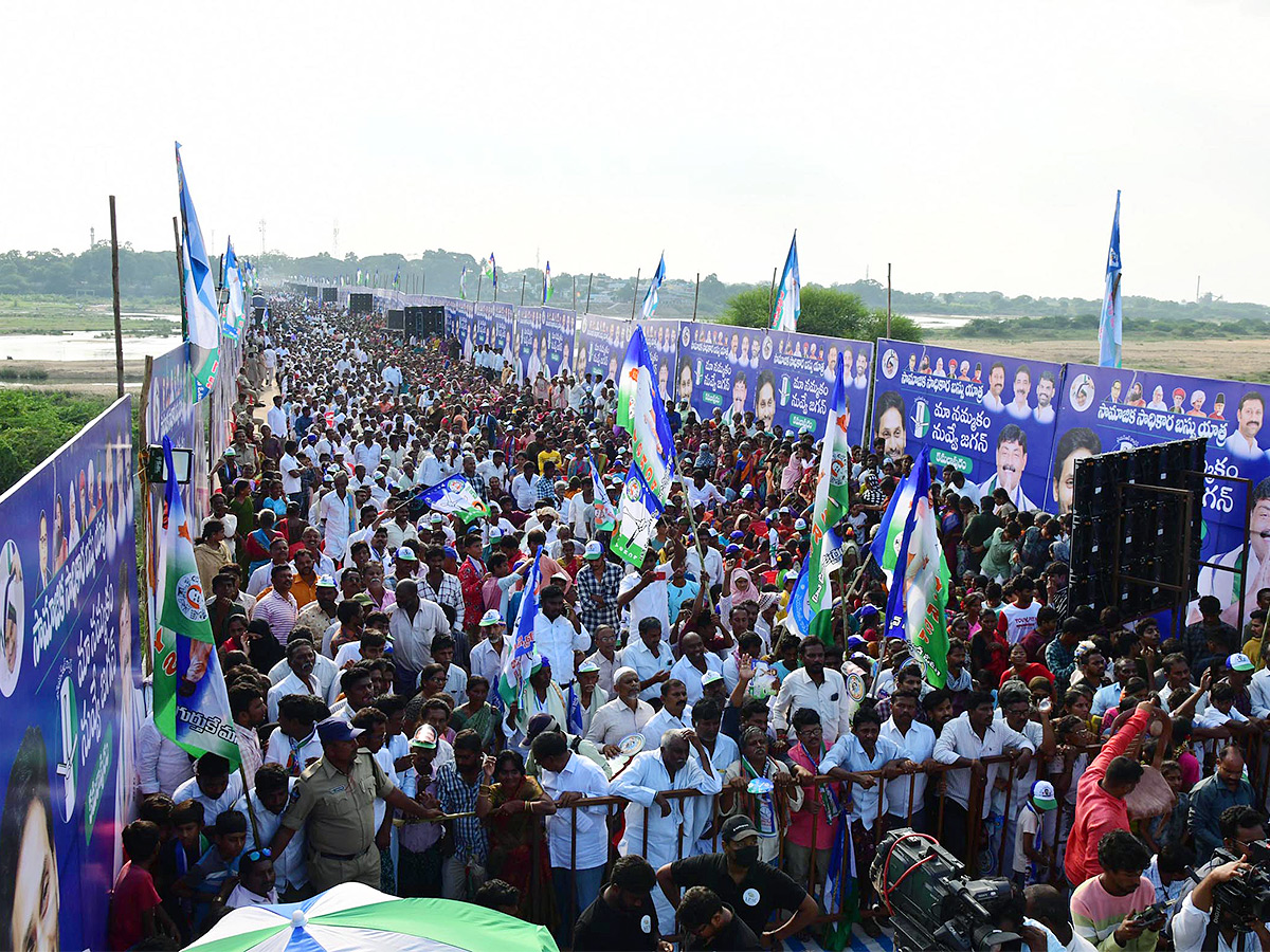 ysrcp_20samajika_20sadhikara_20bus_20yatra_20kamalapuram_20photos-17.jpg 17