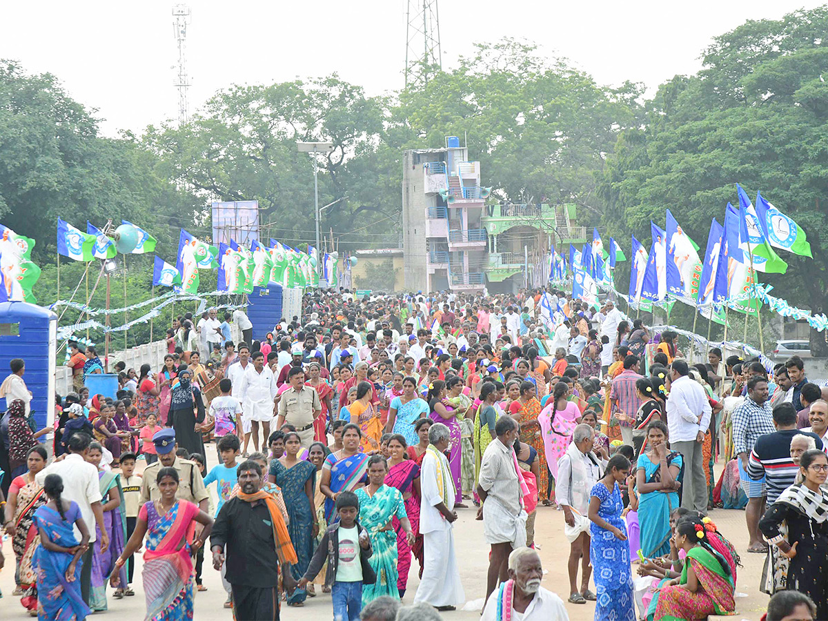 ysrcp_20samajika_20sadhikara_20bus_20yatra_20kamalapuram_20photos-19.jpg 19