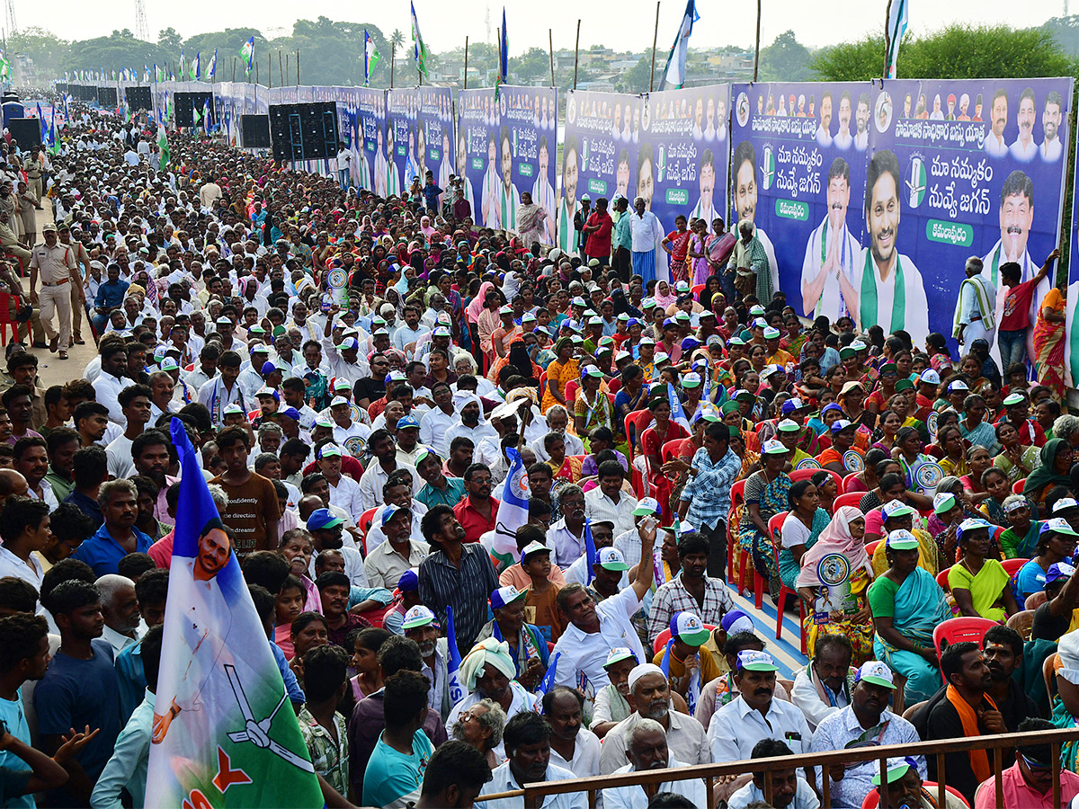 ysrcp_20samajika_20sadhikara_20bus_20yatra_20kamalapuram_20photos-24.jpg 24