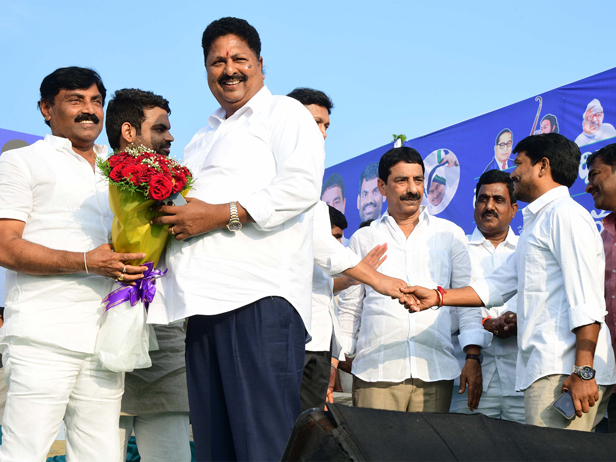 ysrcp_20samajika_20sadhikara_20bus_20yatra_20kamalapuram_20photos-5.jpg 5