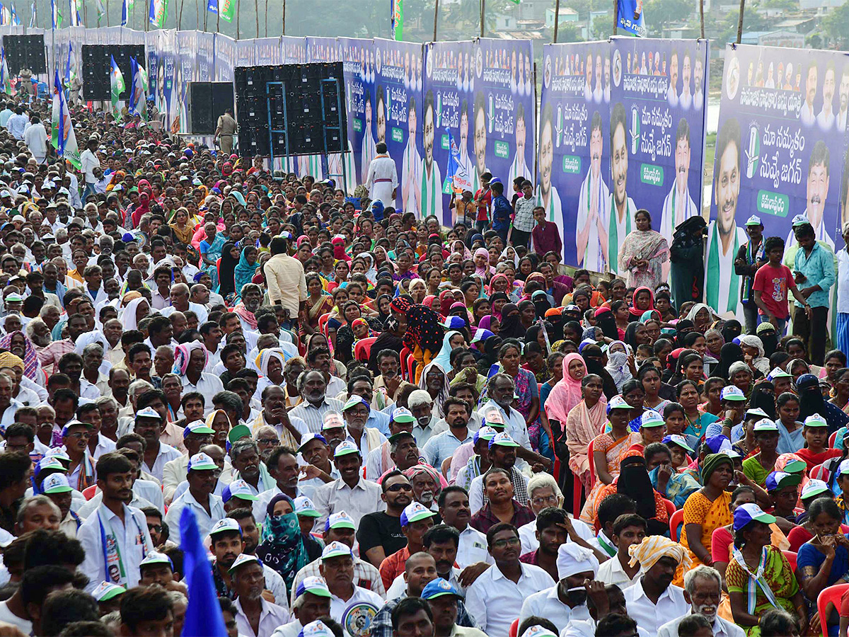 ysrcp_20samajika_20sadhikara_20bus_20yatra_20kamalapuram_20photos-6.jpg 6
