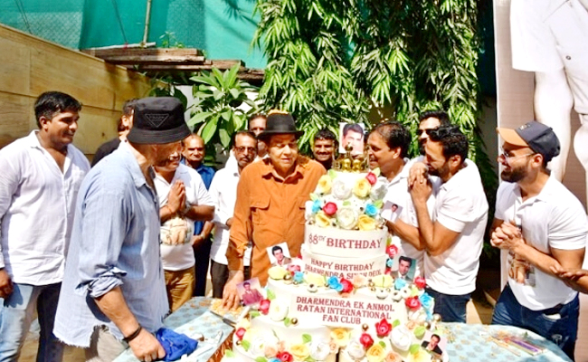Dharmendra-04.jpg 4