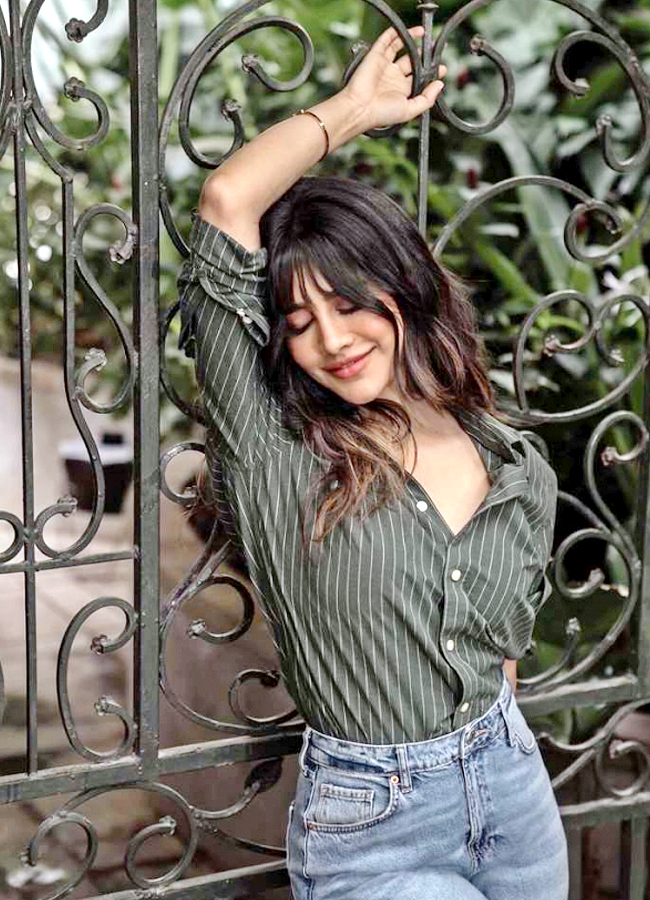 Nabha-Natesh-04_0.jpg 4
