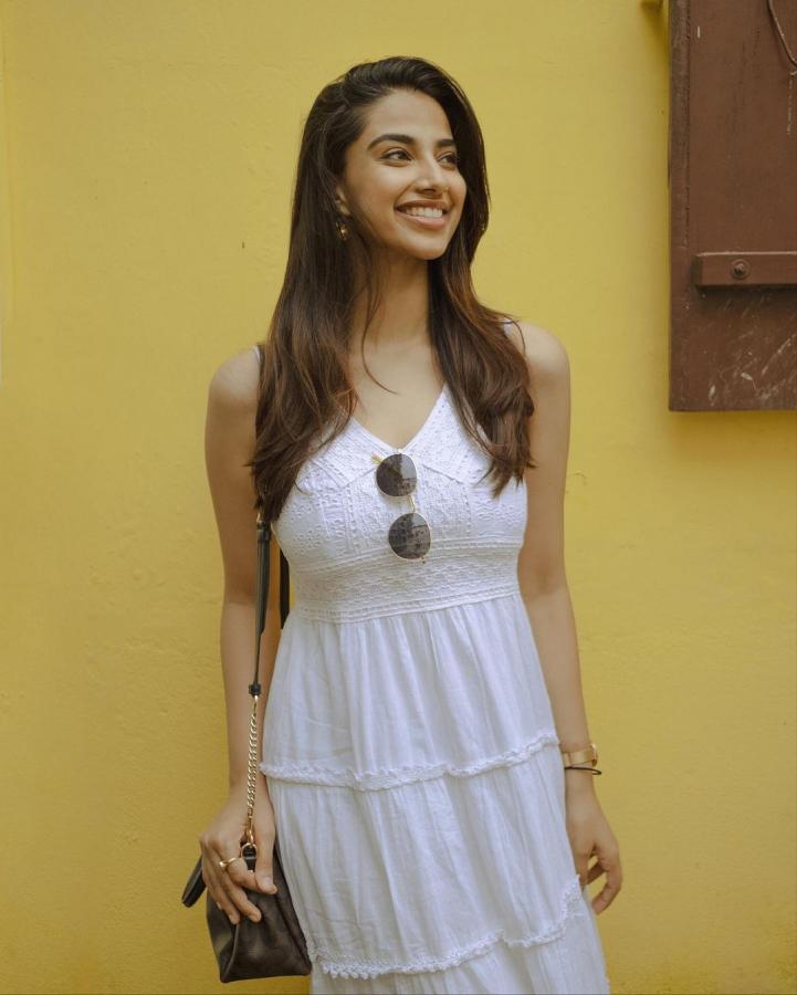 Meenaakshi-photos.jpg 12