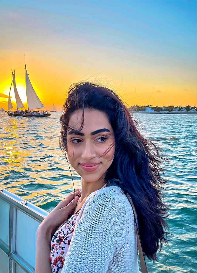 Miss_20India_20USA_202023_20in_20Rijul_20Maini-16.jpg 15