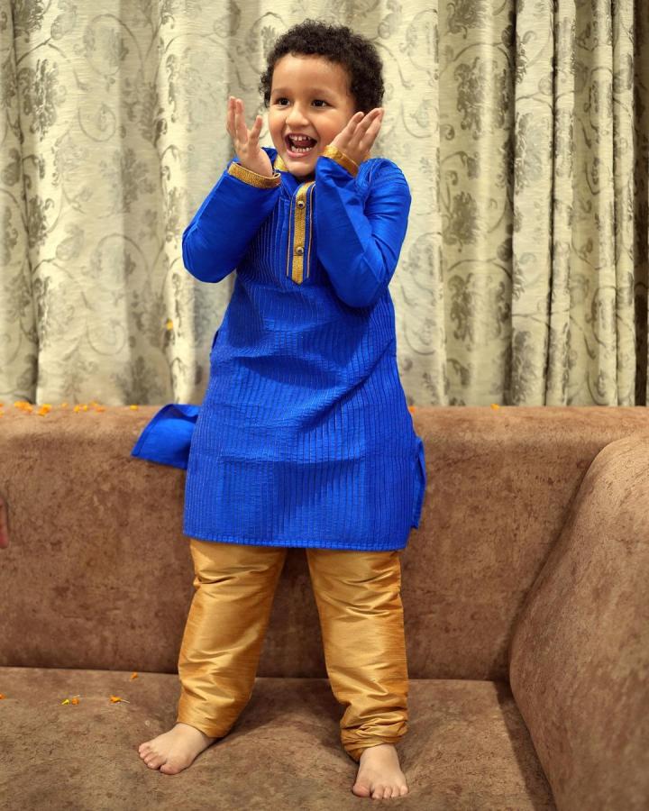 Rishab-Shetty-family-photos.jpg 8