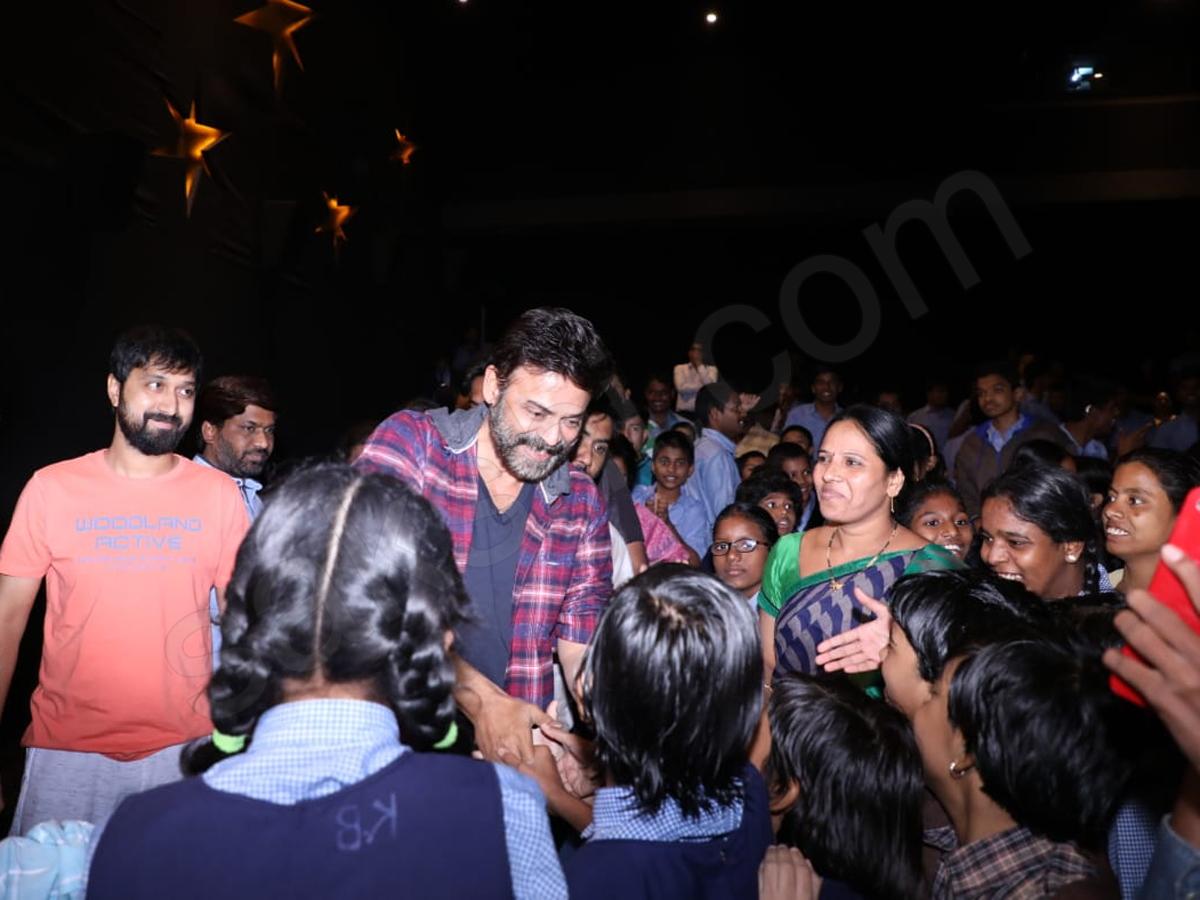 Venkatesh_20Daggubati_20Unseen_20Rare_20Photos_20Photos_20.jpg 21