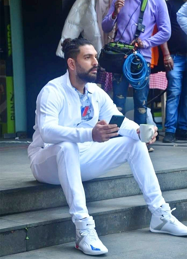 yuvraj_20singh_20rare_20photos-13.jpg 13