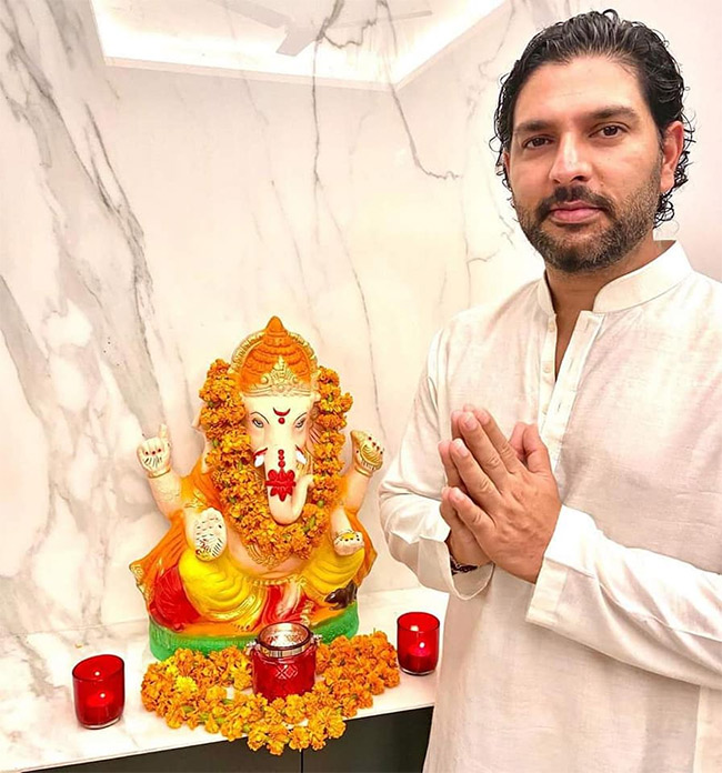 yuvraj_20singh_20rare_20photos-23.jpg 23