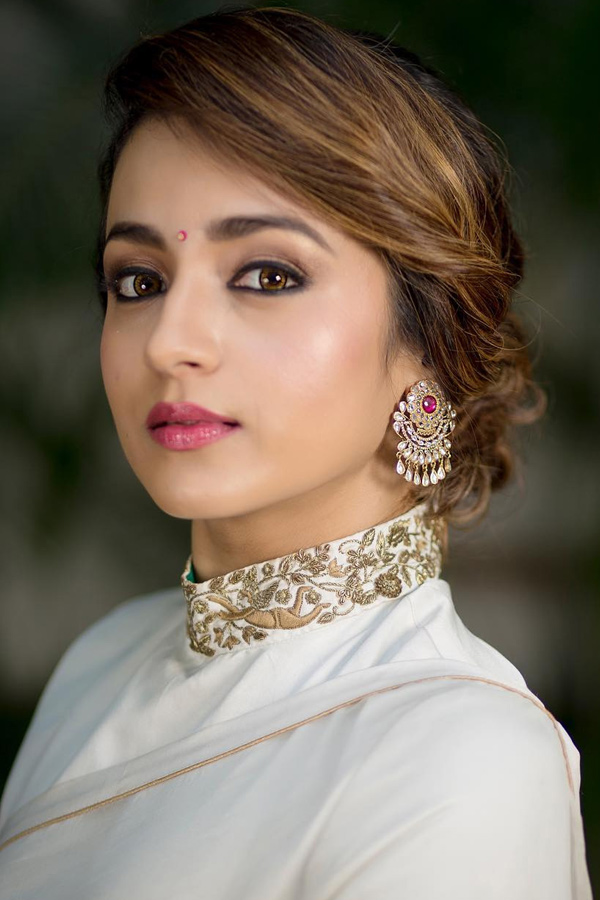 Actress_20Trisha_20Krishnan_20exclusive_20photos_20gallery_22.jpg 24