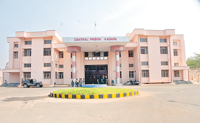 Central-Prison-Jail-Buildin.jpg