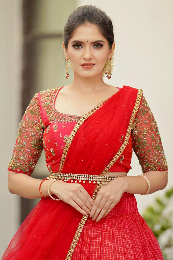 Actress_20Ayraa_20Stunning_20Photos_10.jpg 11