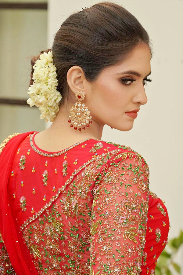 Actress_20Ayraa_20Stunning_20Photos_15.jpg 16