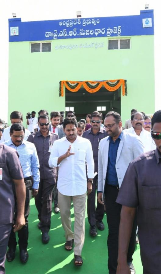CM_20YS_20Jagan_20Visit_20Uddanam_20Photos-13.jpg 13