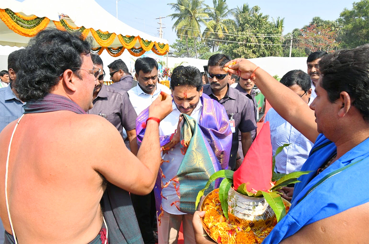 CM_20YS_20Jagan_20Visit_20Uddanam_20Photos-15.jpg 15