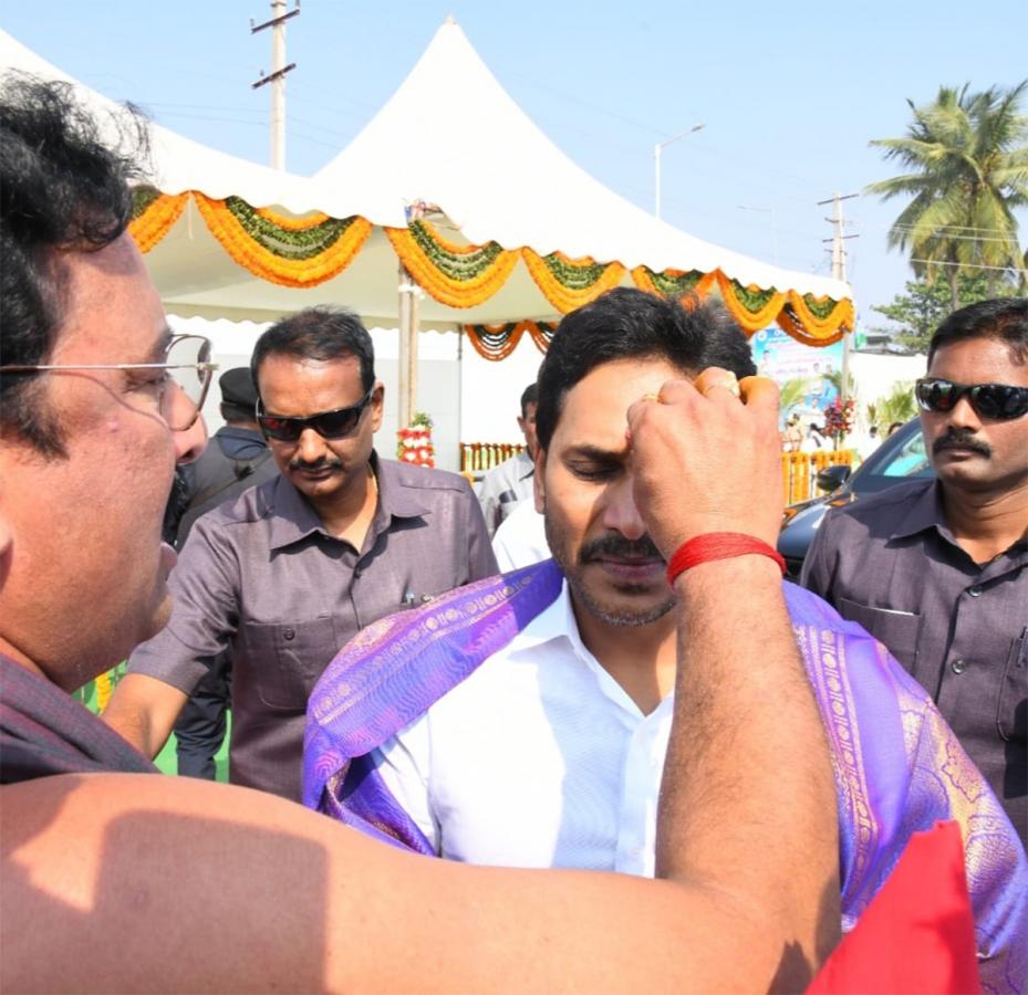 CM_20YS_20Jagan_20Visit_20Uddanam_20Photos-8.jpg 8