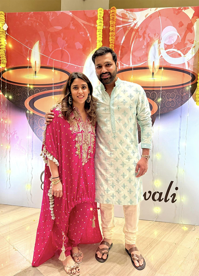 Rohit_20Sharma_20Ritika_20celebrates_20their_20Wedding_20Anniversary-5.jpg 5