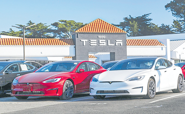 TESLA-CAR.jpg
