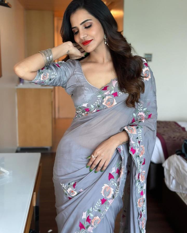 Ashu-reddy-insta-pics.jpg 6