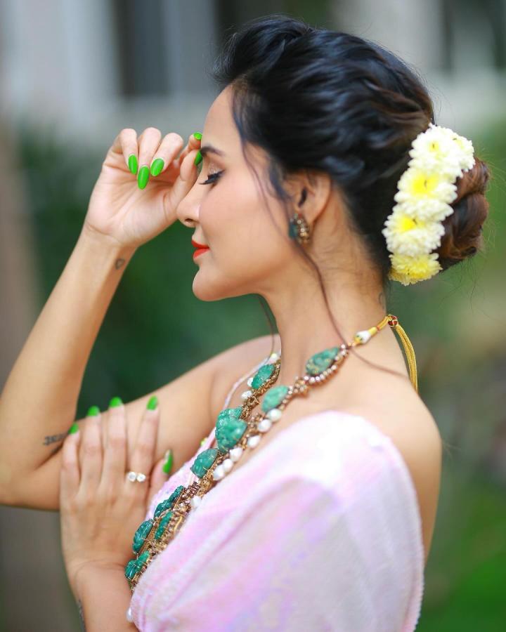 Ashu-reddy.jpg 3