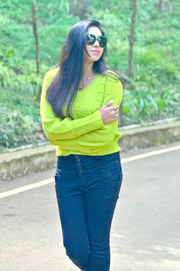 Jabardasth_20Satya_20Sri_20Visits_20Ooty_20Photos_6.jpg 7