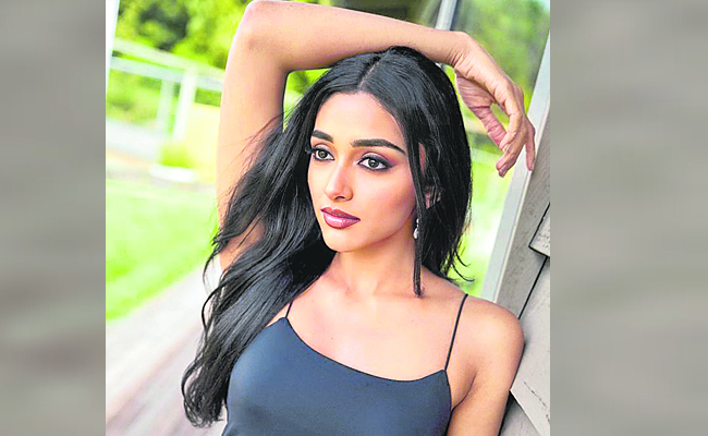 Preethi_20mukundhan.jpg