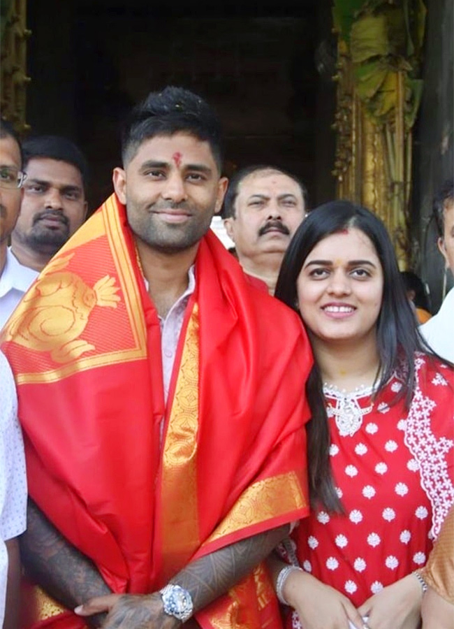 surya_20kumar_20yadav_20and_20his_20wife_20photos-14.jpg 14