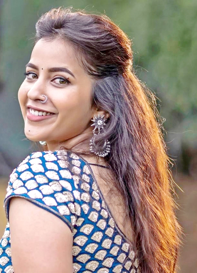 Komalee-Prasad-20.jpg 19