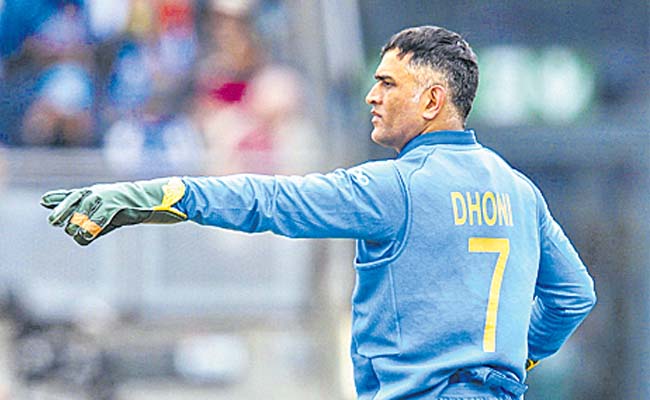 dhoni.jpg