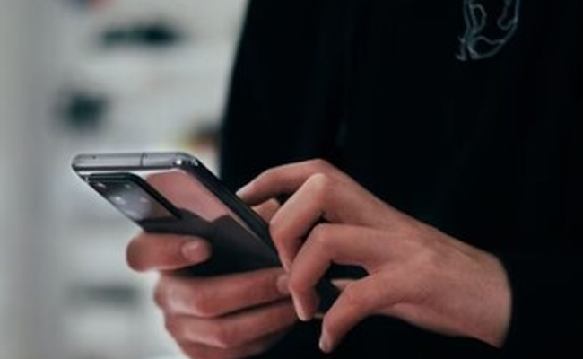 fake-mobile-connections.jpg