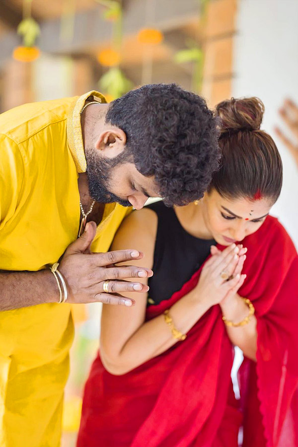 Nayanthara_20special_20pooja_20with_20husband_20Vignesh_20Photos_5.jpg 6