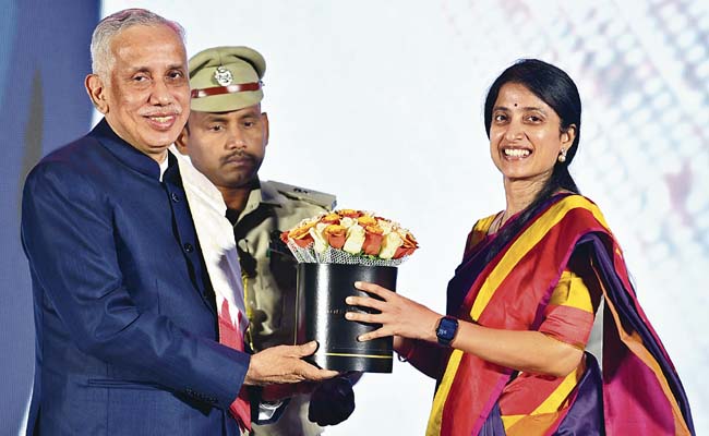 Sakshi_201.jpg