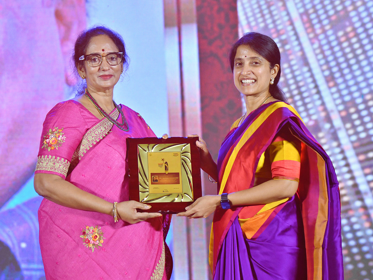 sakshi_20excellence_20awards_202023_20Photos_14.jpg 35