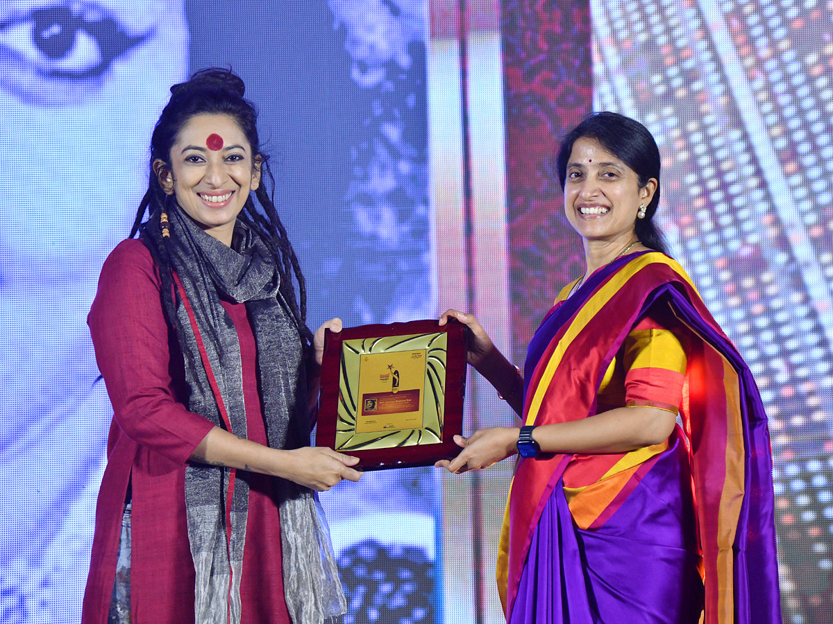 sakshi_20excellence_20awards_202023_20Photos_15.jpg 36