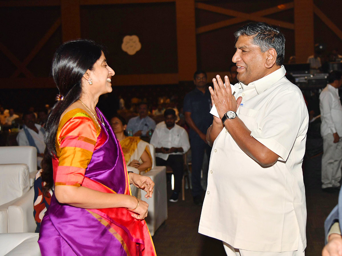sakshi_20excellence_20awards_202023_20Photos_28.jpg 44