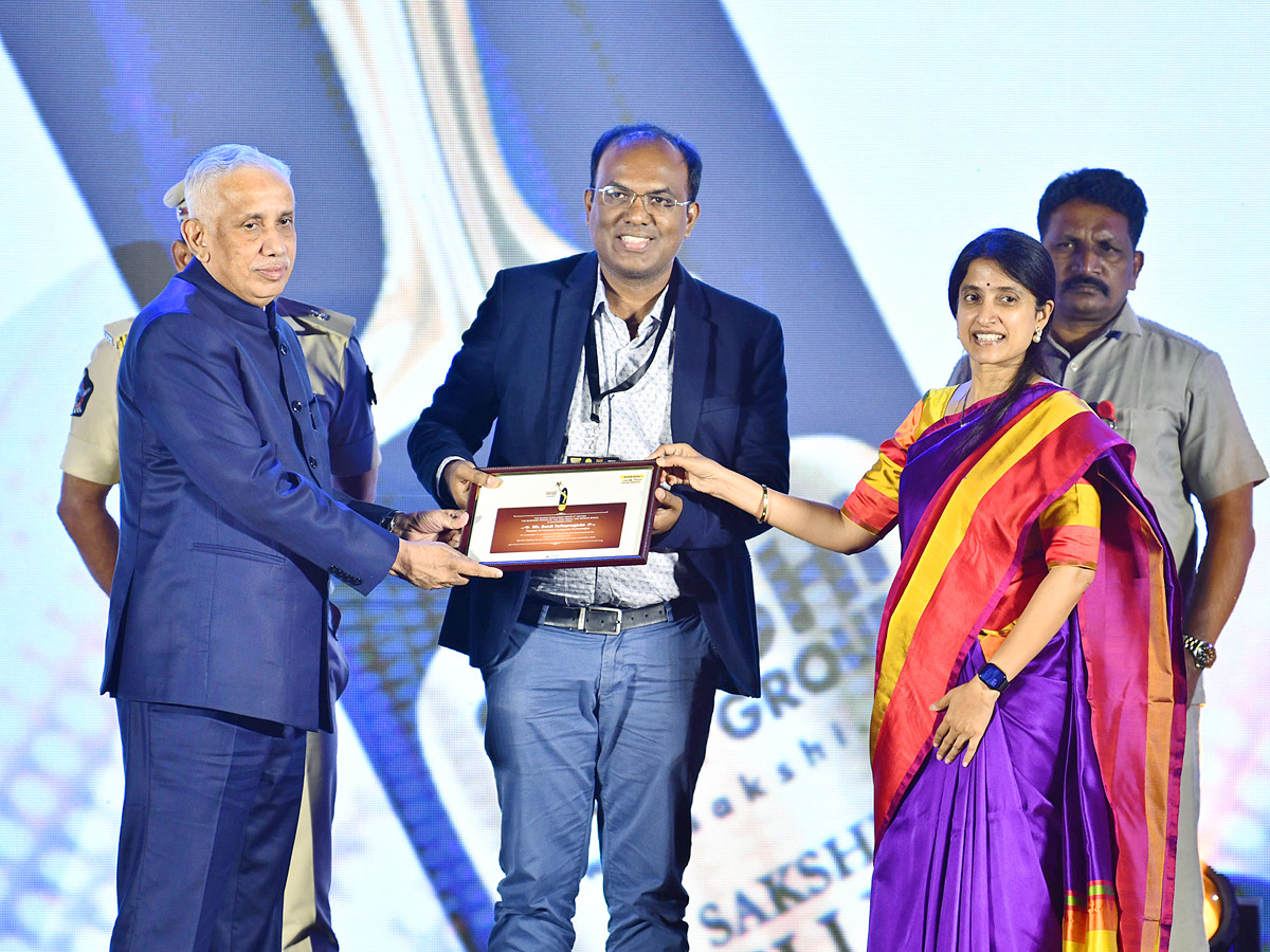sakshi_20excellence_20awards_202023_20Photos_38.jpg 25
