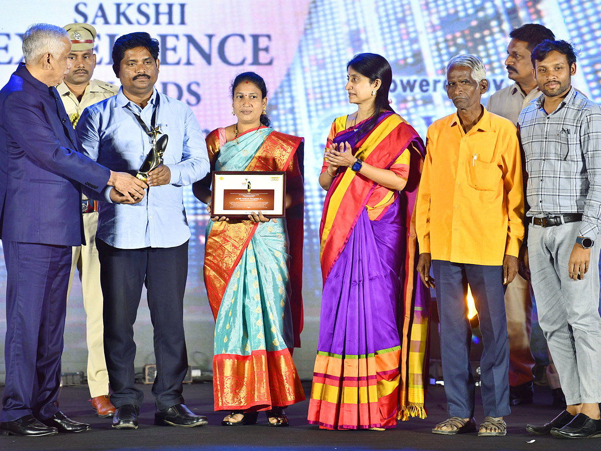 sakshi_20excellence_20awards_202023_20Photos_39.jpg 23