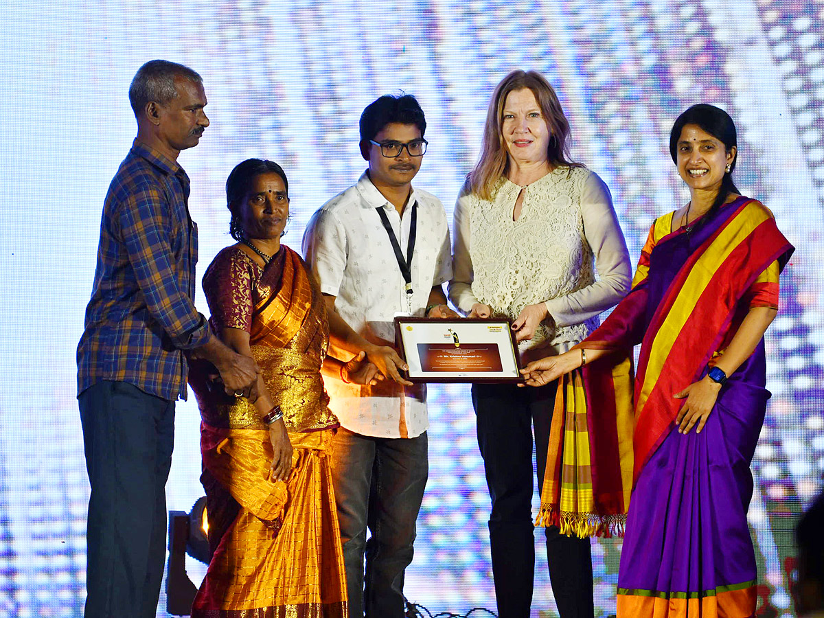 sakshi_20excellence_20awards_202023_20Photos_56.jpg 66